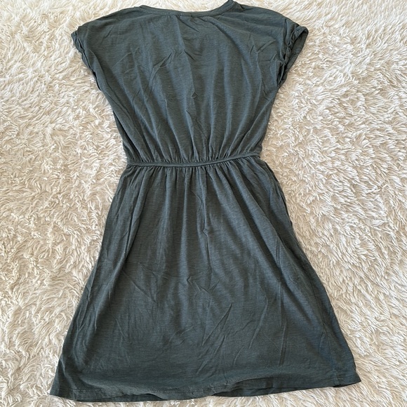 Dress - Picture 4 of 4